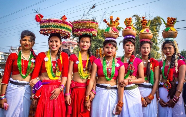 वर्षभरका लागि समुदायको नेतृत्व चयन गर्दै मनाए थारू समुदायले माघी