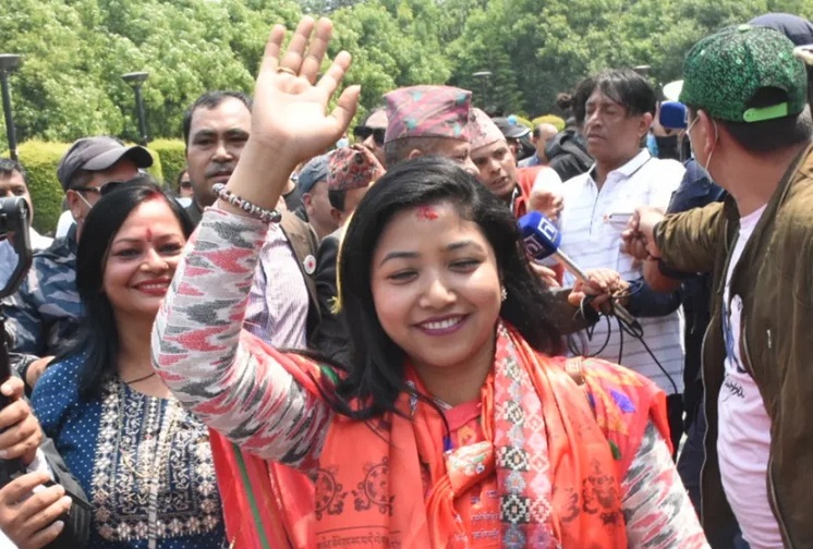 सुनिता डंगोलविरुद्ध अख्तियारमा उजूरी (पत्रसहित)