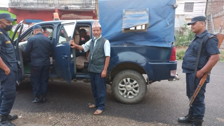 प्रचण्डलाई ‘जुत्ता हान्छु’ भन्दै सामाजिक सञ्जालमा लेख्ने दाङका पत्रकार पक्राउ