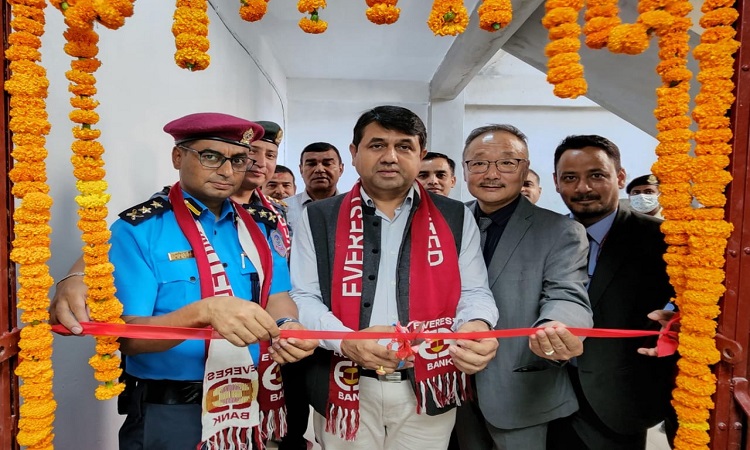 एभरेष्ट बैंकद्वारा लुम्बिनीको परासीमा आफ्नो ११६ औं शाखा उद्घाटन