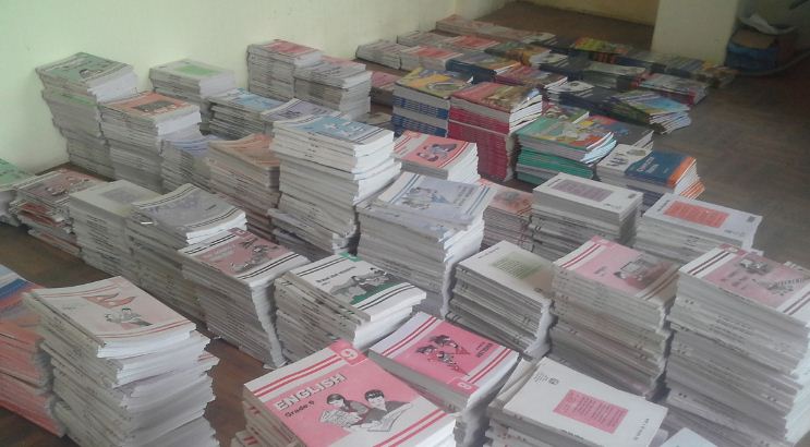 बागलुङमा पाठ्यपुस्तक अभाव हुँदा विद्यार्थी समस्यामा